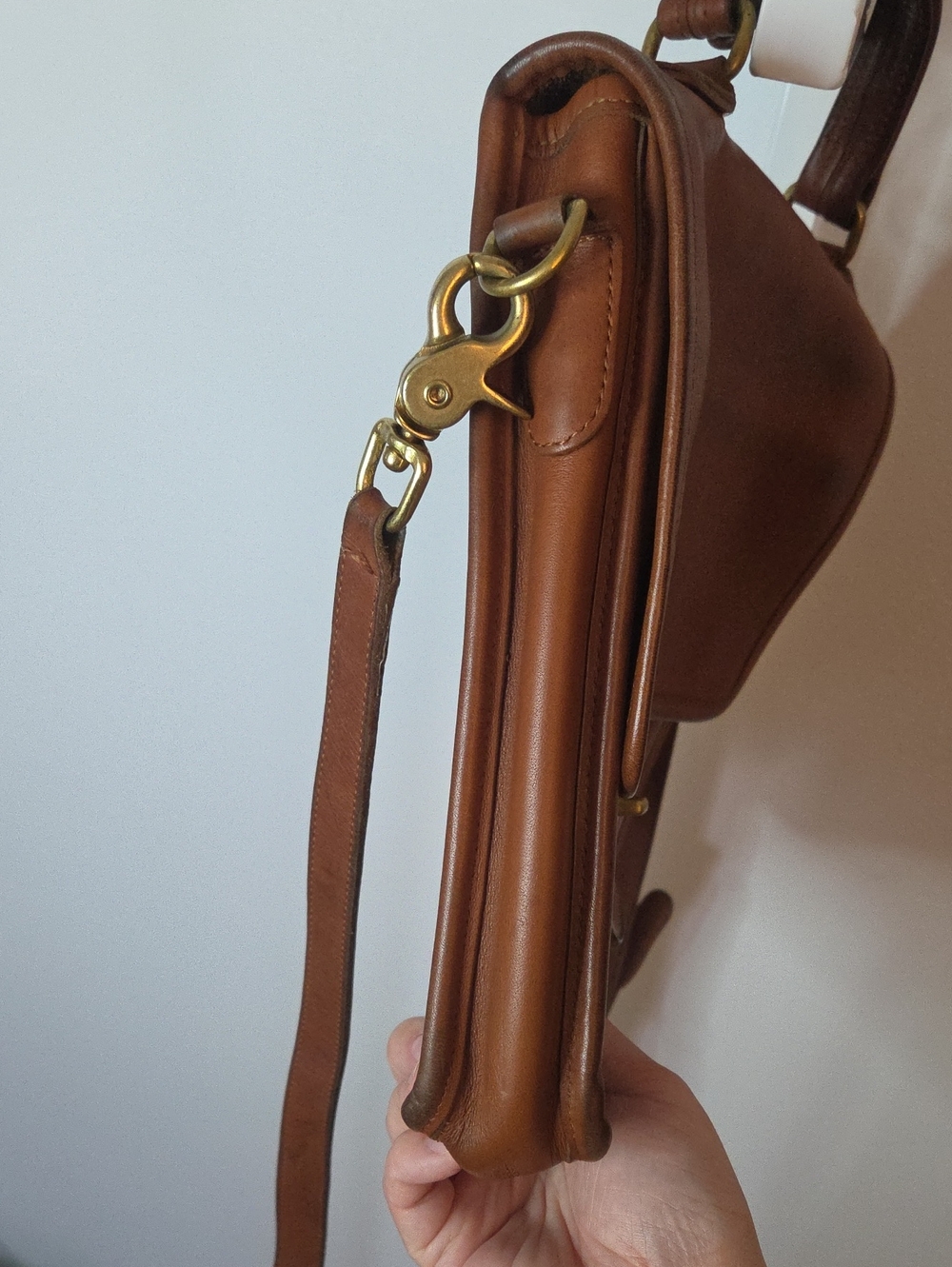 Vintage Coach Station Bag #5130 British Tan Glovetanned Leather Crossbody 90’s - Picture 6 of 15